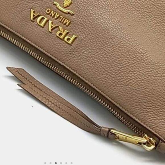 Prada Vitello Dino Crossbody Bag with two straps - Picture 4 of 11